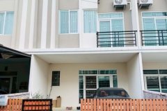 ทาวน์โฮม 2 ชั้น พร้อมอยู่ หมู่บ้านกัสโต้ บางนา-สุวรรณภูมิ ถนนวัดศรีวารีน้อย