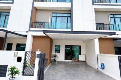 ขายทาวน์โฮม 3 ชั้น Mews เทียนทะเล 15 หน้าบ้านกว้าง ทำเลดี พร้อมเข้าอยู่