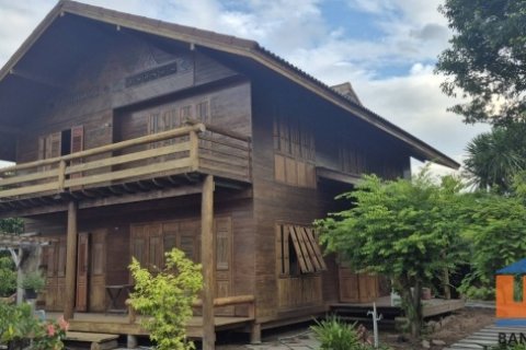 ขายบ้านเดี่ยว 2 ชั้น พร้อมที่ดิน 3 ไร่ 3 งาน อ.เมืองสุพรรณบุรี บรรยากาศร่มรื่น เหมาะสำหรับอยู่อาศัยหรือทำบ้านสวน