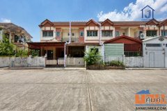 ขายทาวน์เฮาส์ 2 ชั้น หมู่บ้านกรีนการ์เด้นโฮม 8 ถนนลำลูกกา คลองแปด