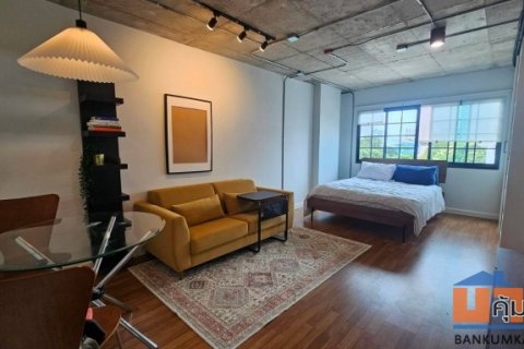 One Thonglor Station: 31 sq.m. Studio Loft, 200m from BTS Thong Lo behind T-One. High Yield 8%+, fully furnished, only 3
