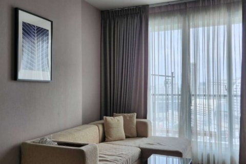 ให้เช่าคอนโด Rhythm Sathorn ชั้น 17 ทำเลดี เดินทางสะดวก ใกล้ BTS สะพานตากสิน