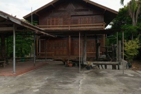 ขายบ้านเดี่ยว 2 ชั้น พร้อมที่ดิน 3 ไร่ 3 งาน อ.เมืองสุพรรณบุรี บรรยากาศร่มรื่น เหมาะสำหรับอยู่อาศัยหรือทำบ้านสวน