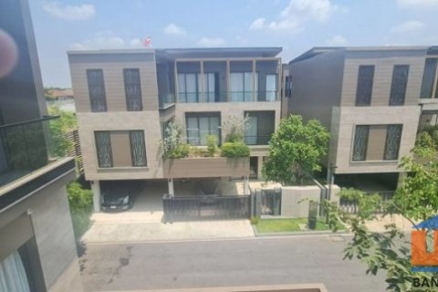 ขายบ้านเดี่ยว Vana Residence กรุงเทพกรีฑา ทำเลดี  ติดต่อผึ้งรติ 061-941-9639