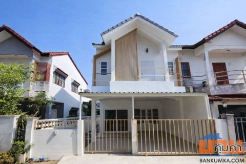 ขายบ้านแฝดมือสอง หมู่บ้านศุธาวัลย์ (Suthawan) เนื้อที่ 31.2 ตร.ว. เพียง 3 นาทีถึงรถไฟฟ้าสายสีม่วงสถานีบางพลู ใกล้ตลาดเจ้