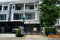 ขายทาวน์เฮ้าส์ หมู่บ้านกลางเมือง พิบูลสงคราม เนื้อที่ 28.3 ตร.ว. 3 ชั้น 3 นอน 3 น้ำ