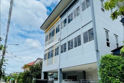 ทาว์นโฮม 3 ชั้น 2 ล้านต้น บางกร่าง 52 ทำเลดีสุด✅ 4 นอน 3 น้ำ กู้ได้เหลือๆ