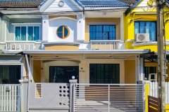 ขาย ทาวน์เฮ้าส์ 2ชั้น 4ห้องนอน มีห้องนอนชั้นล่าง มบ.บุศรินทร์ ถ.พระยาสุเรนทร์40 รามอินทรา109 รีโนเวทใหม่ พร้อมอยู่