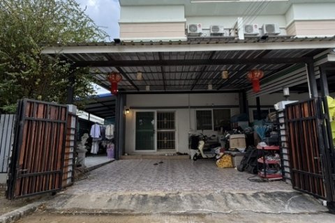 หมู่บ้านโนโววิลล์ ลำลูกกาคลอง5 30.8ตรว. ทาวน์เฮาส์หลังริม พื้นที่กว้าง พร้อมที่ชาร์จ EV ใกล้สวนน้ำ! 💧