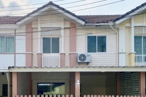 ขายด่วนทาวน์โฮม 2 ชั้น รีโนเวทพร้อมอยู่ โครงการพฤกษาวิลล์ 53/2  สะแกงาม-พระราม2 จังหวัดกรุงเทพมหานคร