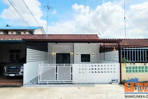 ขายทาวน์เฮ้าส์รีโนเวทใหม่  หมู่บ้านเจษฎา ทำเลศรีราชา ราคาดีที่สุดในย่านนี้