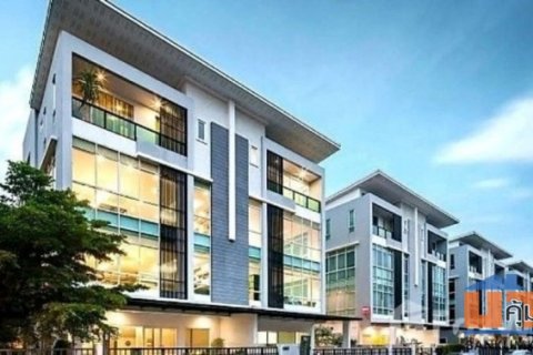 ขายโฮมออฟฟิศ 4 ชั้น Biz Galleria นวลจันทร์ ทำเลดี ติดรถไฟฟ้าสายสีชมพู ตกแต่งครบ พร้อมดำเนินธุรกิจ