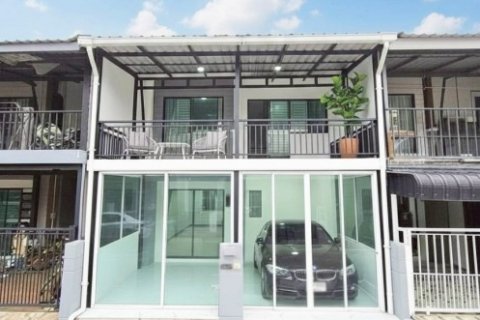 ขายด่วน หมู่บ้านพฤกษาวิลล์ 57 พัฒนาการ อ่อนนุช ศรีนครินทร์ พร้อมอยู่