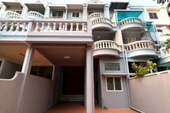 Storey Townhome for Rent in the Heart of Thonglor — Ideal for Living or Home Office | Near BTS Ekkamai | THB 80,000 per
