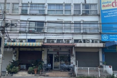 ขายถูกด่วน ตึกแถว 3.5 ชั้น ทำเลดี ริมถนนแบริ่ง(สุขุมวิท107) ใกล้โรงเรียนเซนต์โยเซฟบางนา จังหวัดสมุทรปราการ