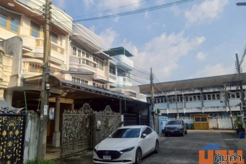 ขาย / เช่าทาวน์เฮ้าส์ 4 ชั้นในซอย บรมราชชนนี 11 #ราคาดีทำเลดีมาก ติดต่อผึ้งรติ 0619419639