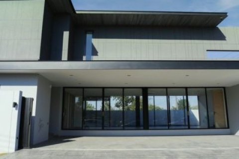 บ้านพร้อมสระว่ายน้ำส่วนตัว ต.สันปูเลย ดอยสะเก็ด สร้างใหม่ พื้นที่เยอะ ใกล้เซ็นทรัล 15 นาที