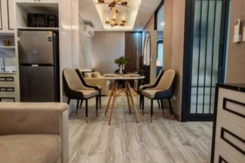 สุพนิช คอนโด ห้องใหญ่พร้อมระเบียง แบ่งห้องครัว ห้องนั่งเล่น เฟอร์ครบ พร้อมอยู่ คอนโดมีสระว่ายน้ำ