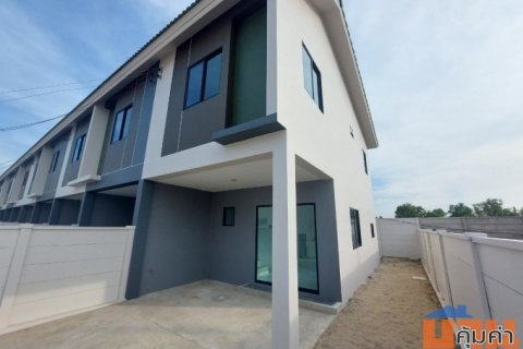 ให้เช่าทาวน์โฮม หลังมุม 26 ตรว. พื้นที่ข้างบ้านกว้าง 2 เมตร เจษฎา 11 รังสิต คลอง 2 ใกล้นิคมนวนคร เดินทางสะดวก