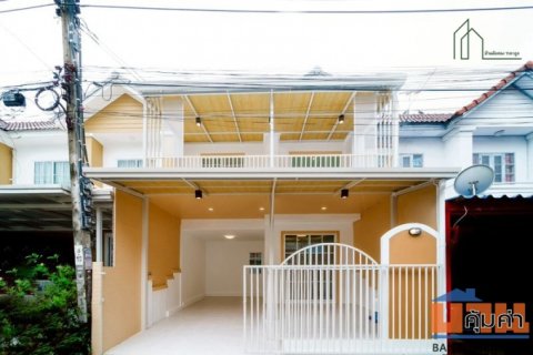 ทาวน์เฮ้าส์รีโนเวทใหม่เอี่ยม หมู่บ้านบัวทอง 4 ฟรีค่าโอน