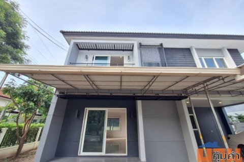 เซนโทร วัชรพล ติดถนนสุขาภิบาล 5 หลังมุม 63 ตร.ว.