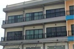 ขายอาคารพาณิชย์ 3.5 ชั้น 3 คูหา ขนาด 636 ตร.ม. ทำเลดี ใกล้ตลาดเจ้าพระยา ต.บางกร่าง อ.เมือง จ.นนทบุรี