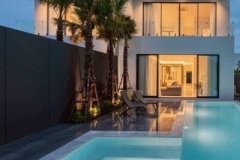 พูลวิลล่าส่วนตัว สไตล์โมเดิร์น ROWENA  โซนหางดง พร้อมคอร์ทยาร์ดกลางบ้าน ใกล้แยกราชพฤกษ์เพียง 4 นาที