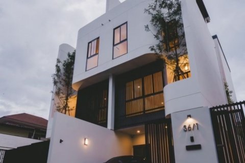 ขายบ้านเดี่ยว 3.5 ชั้น The Shade 101 บ้านหรูใจกลางเมืองสุขุมวิท พร้อมสระว่ายน้ำส่วนตัว ใกล้ BTS ปุณณวิถี