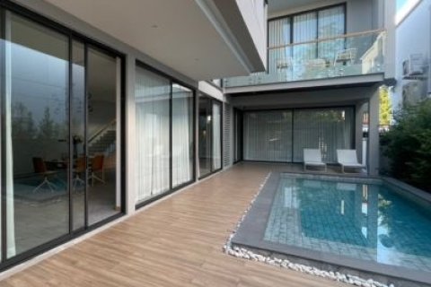 Pool Villa บ้านมอญ บ้านเดี่ยว พร้อมสระว่ายน้ำส่วนตัว โมเดิร์น เรียบหรู เพียง 15 นาที* ถึงเซ็นทรัลเชียงใหม่