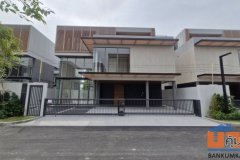 ให้เช่าบ้านเดี่ยว 3 ชั้น โครงการไฮด์พาร์ค การ์เด้น ประชาอุทิศ 19 ดอนเมือง ระดับลักซ์ชัวรี่ สไตล์ Modern Tropical