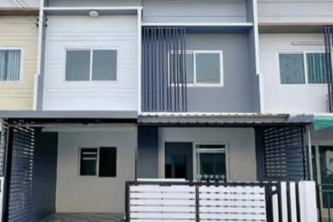 ขายทาวน์เฮ้าส์ 2 ชั้น หมู่บ้านเดอะโมดิช บางบัวทอง 19.5  ตร.ว ทำเลดี ต่อเติมครบ พร้อมอยู่ ซอยลำโพ 29 บางบัวทอง นนทบุรี