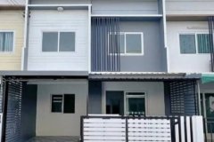 ขายทาวน์เฮ้าส์ 2 ชั้น หมู่บ้านเดอะโมดิช บางบัวทอง 19.5  ตร.ว ทำเลดี ต่อเติมครบ พร้อมอยู่ ซอยลำโพ 29 บางบัวทอง นนทบุรี