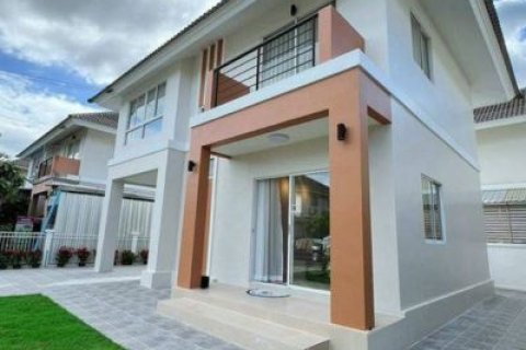 กาญจน์กนกวิลล์ 8 (แม่โจ้) บ้านเดี่ยว 2 ชั้น รีโนเวทใหม่ สวย อากาศดี ไม่ร้อนตอนบ่าย เดินทางไป ม.แม่โจ้ 2 กม.