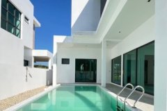 บ้านสร้างใหม่ พร้อมสระว่ายน้ำส่วนตัว โปร่ง โล่ง ระบายอากาศดี ใกล้ รร.นานาชาติ 6 แห่ง ราคาต่ำกว่าประเมิน