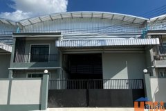 ขายหรือให้เช่า โรงงาน โกดัง ออฟฟิศ 2 ชั้น โครงการทรัพย์รุ่งเรือง ( คอกกระบือ ) ขนาดพื้นที่รวม 680 ตร.ม. ทำโรงงานได้ แถวค