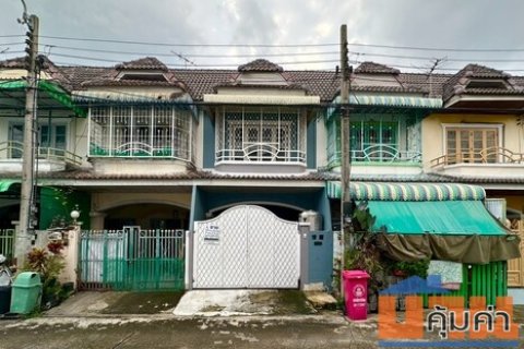 ทาวน์เฮาส์ หมู่บ้านมนวดี ซอยวัดลาดปลาดุก (หน้าบ้านและหลังบ้านไม่ชนหลังอื่น) ต้นโครงการ บางคูรัด บางบัวทอง นนทบุรี