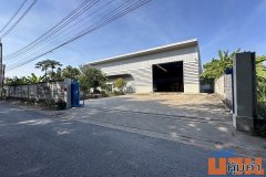 ให้เช่าและขายโกดังStand Alone กรุงเทพกรีฑาซอย 37 เนื้อที่ใช้สอยโกดัง 810 ตรม มีรั้วกำแพงล้อมรอบ ที่ดินขนาด 1ไร่  พร้อม1