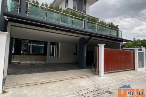 ขายบ้านเดี่ยว 3 ชั้น พร้อมสระว่ายน้ำ ทำเลดี  เขตสวนหลวง จังหวัดกรุงเทพมหานคร