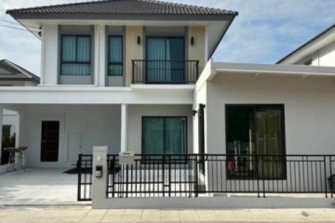 ให้เช่าบ้านเดี่ยว ใกล้ทางพิเศษบูรพาวิถี ใกล้ถนนวงแหวนรอบนอก (ตะวันออก) ใกล้ถนนมอเตอร์เวย์ โครงการเพอร์เฟค พาร์ค บางนา