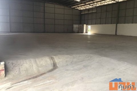 ให้เช่าโกดัง 960 ตรม. รับน้ำหนัก 3 ตัน / ตรม.ถนนโครงการ 1 2m.รถ container เข้าได้ ถนนศรีนครินทร์-ร่มเกล้าตัดใหม่