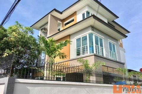 ให้เช่าบ้านเดี่ยว 3ชั้นใกล้โรงเรียนนานาชาติ KIS & Regents ใกล้MRT สุทธิสารเพียง1กิโลเมตร ซอยลาดพร้าว48
