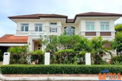 ขายบ้านเดี่ยวหรู 2 ชั้น หมู่บ้านลิฟวิ่งลากูน ซอยพระยาสุเรนทร์ 39 หลังมุมขนาดใหญ่ ริมน้ำ 161 ตร.ว. ถูกหลักฮวงจุ้ย