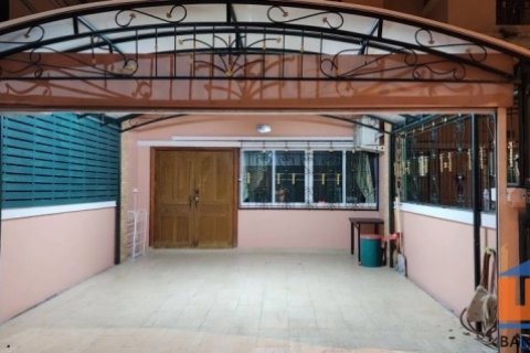 ขายทาวน์เฮ้าส์ 3 ชั้น พร้อมที่ดิน 21.3 ตร.ว. ใจกลางเมือง ซ.พะเนียดช้าง9 ( ซอยยูเมะ ) อำเภอบางละมุง ชลบุรี  