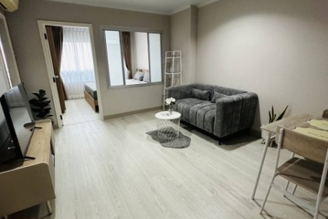 คอนโด ให้เช่า  ลุมพินีวิลล์รามคำแหง 44  พร้อมเข้าอยู่ ** ตกแต่งใหม่.เนื้อที่ 36 ตรม. เช่า 10,000/เดือน