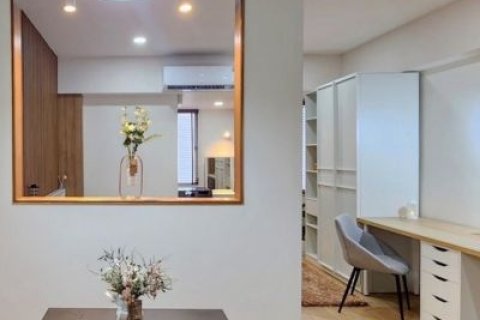 ศรีอนันต์ คอนโด  ใกล้ห้าง Central Fest 1 นาที ตกแต่งห้องใหม่ทันสมัย และเฟอร์นิเจอร์ครบ