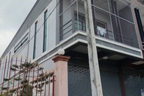 ขายตึกแถว 2 ชั้น ห้วยคต อุทัยธานี ทำเลดีติดถนน เหมาะค้าขาย อยู่อาศัย