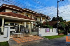 ขายบ้านเดี่ยว 2 ชั้น หมู่บ้านมนตรีปาร์ค ศรีราชา พื้นที่ 80.1 ตรว. ทำเลดี ใกล้ถนนสุขุมวิท เดินทางสะดวก เพียง 4.5 ล้าน