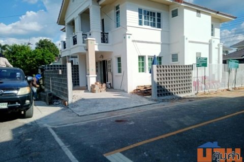 ขายบ้านแฝด 2 ชั้น สไตล์โคโลเนียล ทำเลดีมาก ใกล้รวมโชค มอลล์ จังหวัดเชียงใหม่