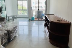 ขายคอนโดรีเจ้นท์โฮมเฟส 8 ชั้น 5 ห้องมุม วิวสระว่ายน้ำ ใกล้รถไฟฟ้าสถานีสายหยุด ทำเลดี เดินทางสะดวก