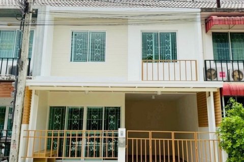 หมู่บ้านเดอะ คัลเลอร์ พรีเมี่ยม บางนา กม.8 บ้านสวย รีโนเวทใหม่พร้อมอยู่